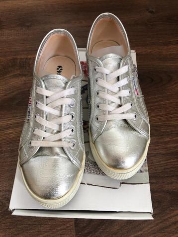 Superga sneakers maat 37 beschikbaar voor biedingen