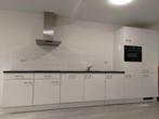 Zeer nette keuken, incl kookplaat en afzuiger. Zelf demonten, Huis en Inrichting, Keuken | Complete keukens, Ophalen, Zo goed als nieuw