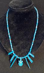 Vintage Ketting met Gitaar Hanger turquoise kunststof kralen, Met hanger, Kunststof, Zo goed als nieuw, Verzenden