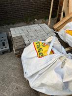 Gratis bakstenen, Tuin en Terras, Tegels en Klinkers, Ophalen, Beton, 10 m² of meer, Klinkers
