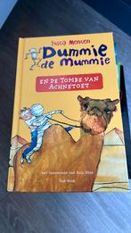 Tosca Menten - Dummie de mummie en de tombe van Achnetoet, Ophalen of Verzenden, Zo goed als nieuw, Tosca Menten