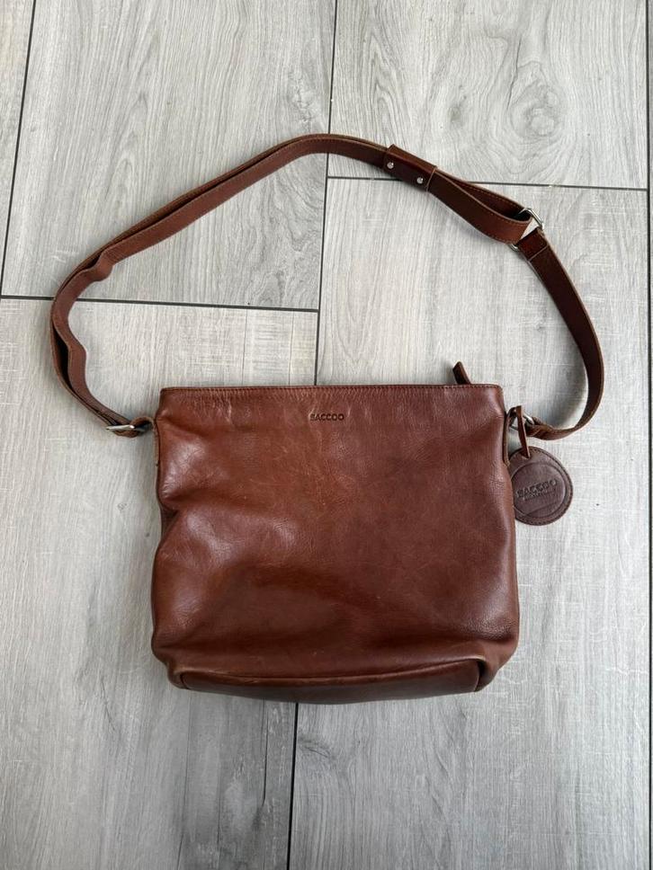 Saccoo amsterdam by bosboom leren schoudertas cognac, Sieraden, Tassen en Uiterlijk, Tassen | Schoudertassen, Zo goed als nieuw