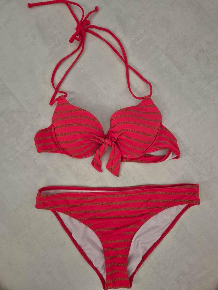 Livera rood/gouden gestreepte halterbikini maat 40/42, Kleding | Dames, Badmode en Zwemkleding, Zo goed als nieuw, Bikini, Rood