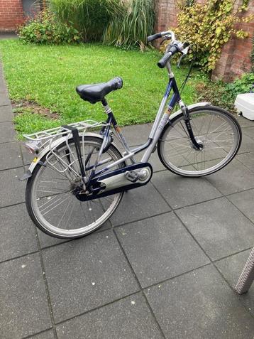 Te koop oude fiets 8 versnellingen. beschikbaar voor biedingen