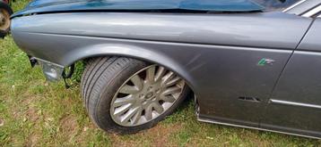 Voovleugel Jaguar XJ X350 beschikbaar voor biedingen