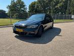 BMW 3-Serie 330e 292pk Aut 2021 Zwart M-Sport, Auto's, BMW, 1998 cc, Achterwielaandrijving, Zwart, Leder en Stof