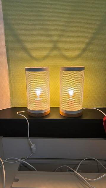 2 tafellampen beschikbaar voor biedingen