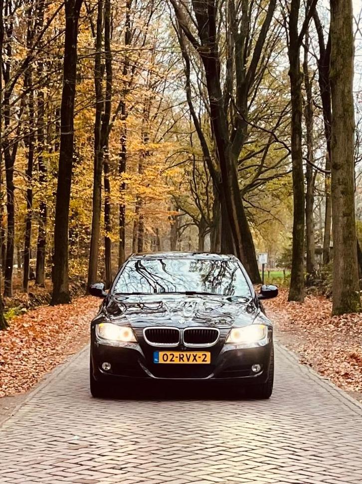 BMW 3-Serie e90 LCI (100k nieuwe motor) 2.0 I 318 2011 Zwart, Auto's, BMW, Particulier, 3-Serie, ABS, Airbags, Airconditioning