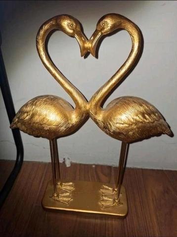 Gouden flamingo beschikbaar voor biedingen