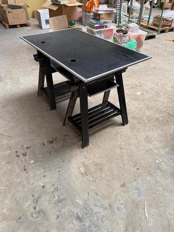Ikea schragen met houten platen voor bureau beschikbaar voor biedingen