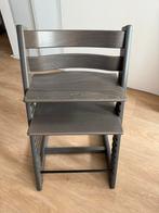 ZGAN prachtige Stokke Tripp Trapp - Hazy Grey - Nieuw model, Ophalen, Zo goed als nieuw, Meegroeistoel