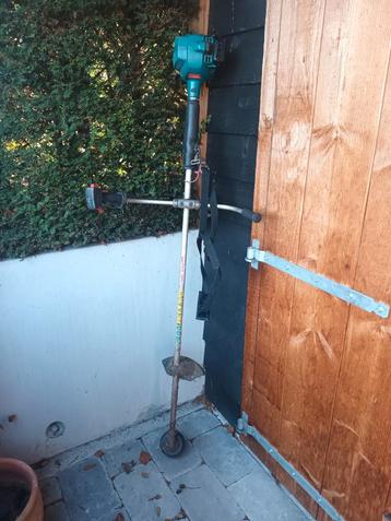 Makita RBC250 bosmaaier  beschikbaar voor biedingen