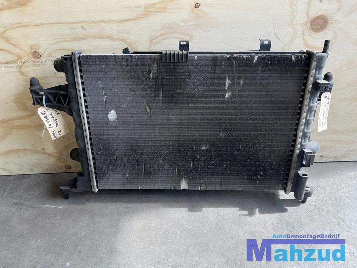OPEL CORSA C 1.2 Radiateur koelvin 2000-2006, Auto-onderdelen, Motor en Toebehoren, Opel, Gebruikt, Ophalen of Verzenden