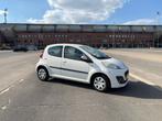 Peugeot 107 1.0 12V 5DR 2014 Wit, Auto's, Voorwielaandrijving, 4 stoelen, Origineel Nederlands, Handgeschakeld