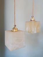 Set (2) Glazen Mid-Century vierkante albast hanglampen, Vintage, mid century, Ophalen of Verzenden, Zo goed als nieuw, Glas