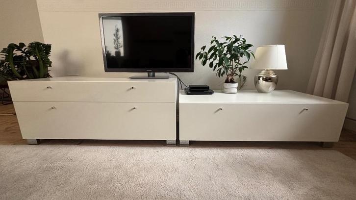 Tv-meubel van Verardo (Italiaans design), Huis en Inrichting, Kasten | Televisiemeubels, Zo goed als nieuw, Minder dan 100 cm