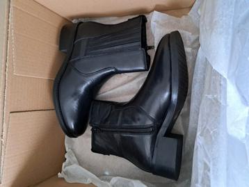 Leren laarsjes van Omoda mt. 38 beschikbaar voor biedingen