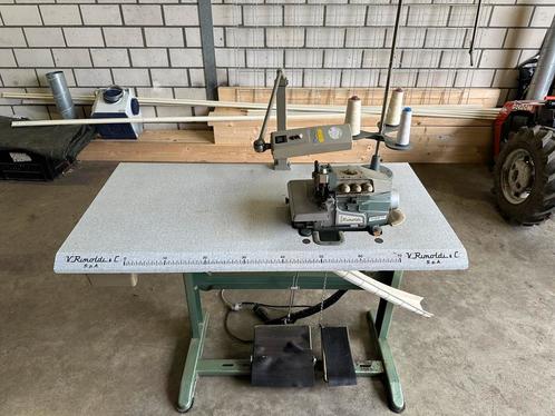 Industriele Lockmachine 3 draad, Hobby en Vrije tijd, Naaimachines en Toebehoren, Zo goed als nieuw, Ophalen