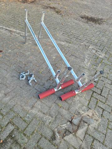 Uitwijkconsole / Dakconsole -universeel- Verstelbaar 75-135 beschikbaar voor biedingen