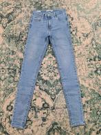 720 Levi's super skinny W26 L32 WMN Tulsi2632 Blauw, Blauw, Ophalen of Verzenden, Zo goed als nieuw, W27 (confectie 34) of kleiner