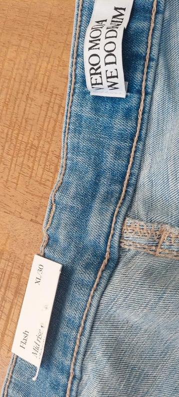 Nieuwe spijkerbroek van Vera mode. Maat xl / lengte 30 beschikbaar voor biedingen
