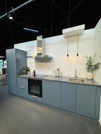 Complete showroomkeuken inclusief apparaten, Huis en Inrichting, Keuken | Complete keukens, Ophalen, Blauw, Nieuw, Enkelwandige keuken