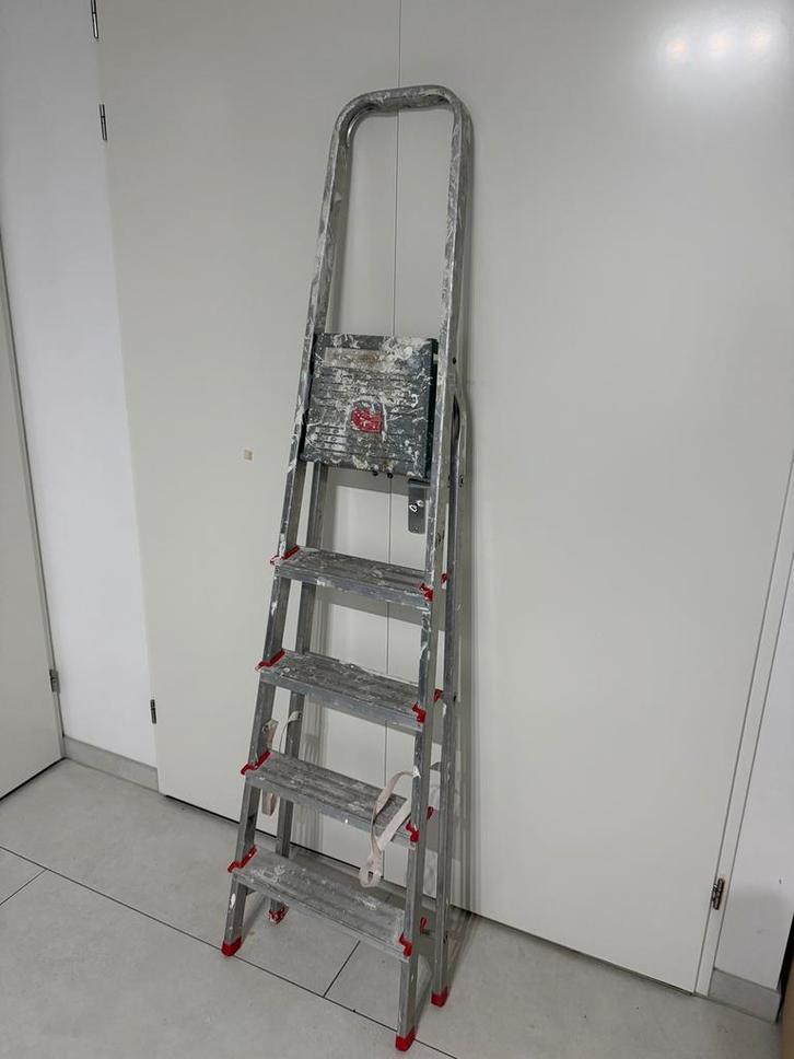 Gebruikte Trap - Handig voor klussen!, Doe-het-zelf en Verbouw, Ladders en Trappen, Gebruikt, Trap, 2 tot 4 meter, Opvouwbaar of Inschuifbaar