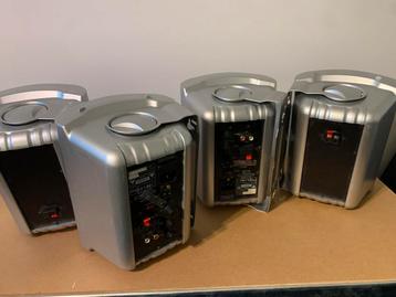 Speakerset met versterker & muurbeugels beschikbaar voor biedingen
