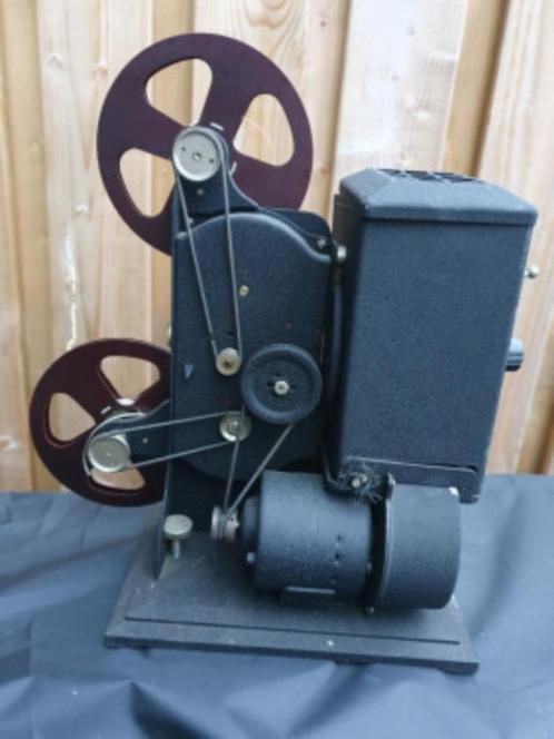 Jaren 40 zeldzame Kodascope Eight Model 50-filmprojector 8 m, Antiek en Kunst, Antiek | Tv's en Audio, Ophalen of Verzenden