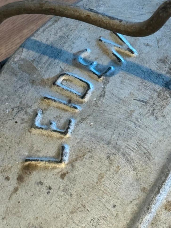 Leiden prullenbak | Leiden trash can, Huis en Inrichting, Woonaccessoires | Prullenbakken, Minder dan 50 cm, 40 liter of meer