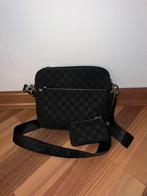 Louis vuitton tas, Sieraden, Tassen en Uiterlijk, Tassen | Schoudertassen, Ophalen of Verzenden, Zo goed als nieuw, Zwart