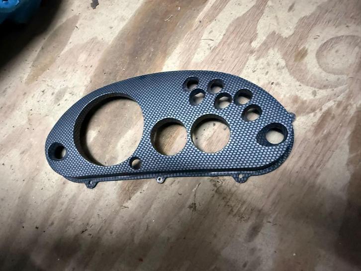 (NIEUWSTAAT) Gilera Runner dashboard/cockpit/teller carbon, Motoren, Tuning en Styling, Ophalen of Verzenden