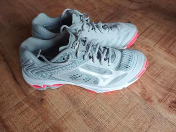 Mizuno Wave Lightning Z5 grijs, maat 40 beschikbaar voor biedingen