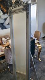 Grote Spiegel met Sierlijke Lijst, Huis en Inrichting, Woonaccessoires | Spiegels, Ophalen, Zo goed als nieuw, 150 tot 200 cm