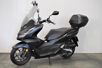 HONDA PCX 125 (bj 2022) beschikbaar voor biedingen