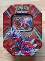 DE UITVERKOCHTE POKÉMON PALDEA LEGENDS TIN: KORAIDON 50 PCS, Ophalen of Verzenden, Nieuw, Meerdere kaarten