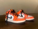 Air Jordan 1 Mid SE turf orange, Kleding | Heren, Schoenen, Overige kleuren, Nike Jordan, Ophalen of Verzenden, Sneakers of Gympen