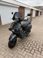 Vespa sprint custom, Ophalen, Zo goed als nieuw, Benzine