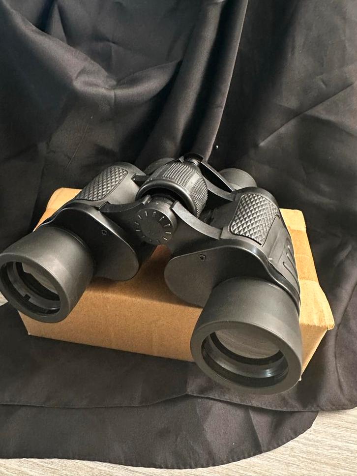 10x50 HD Verrekijker - Krachtig & Compact, Audio, Tv en Foto, Optische apparatuur | Verrekijkers, Nieuw, Porro (met knik), 8 tot 12x