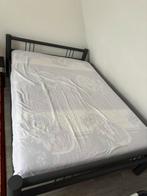 Bed met matras, Huis en Inrichting, Slaapkamer | Bedden, Overige materialen, Ophalen of Verzenden, 140 cm, Zo goed als nieuw