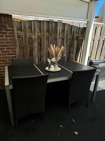 Tuinset incl 4 stoelen beschikbaar voor biedingen