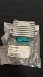 Spanningsregelaar piaggio 4 takt, Ophalen of Verzenden, Zo goed als nieuw