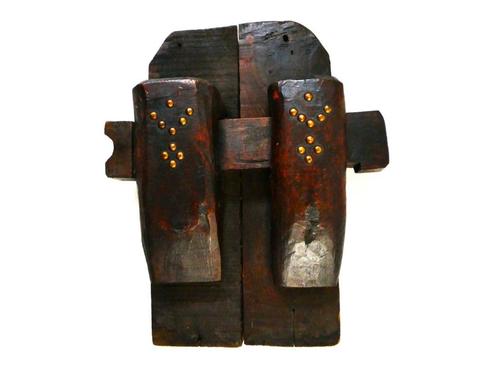Afrikaans houten slot schuifslot  gedecoreerd koperen nagels, Antiek en Kunst, Kunst | Niet-Westerse kunst, Ophalen of Verzenden
