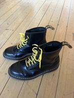 Black Dr Martens, Zwart, Boots, Ophalen of Verzenden, Zo goed als nieuw