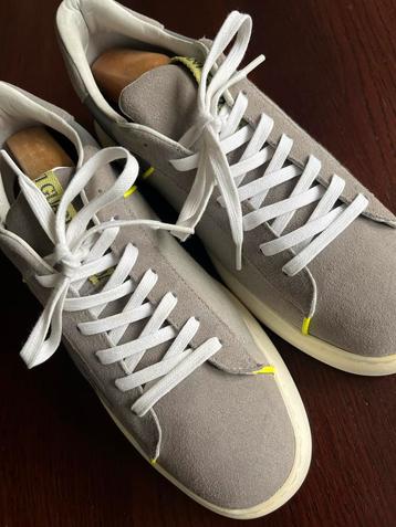 Guardiani Sneakers - Stijlvol en Comfortabel! beschikbaar voor biedingen
