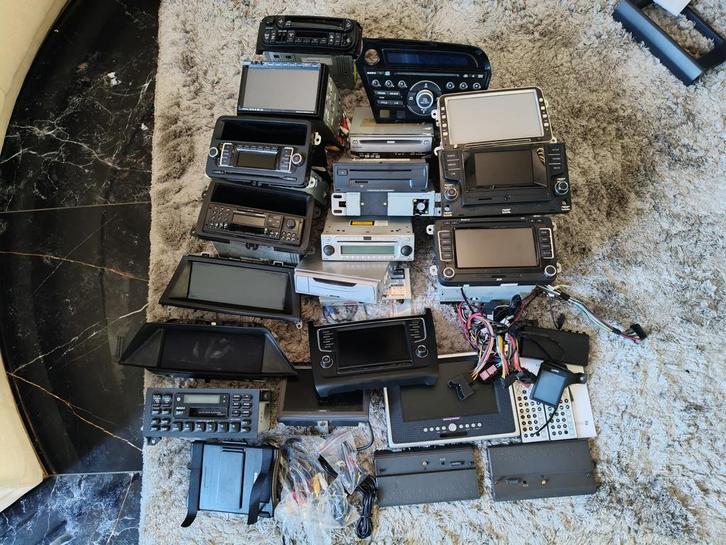 Garageverkoop: Diverse Auto Schermen & Navigatiesystemen, Auto diversen, Autonavigatie, Gebruikt, Ophalen of Verzenden