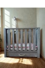 Stevige TWF babybox met lade – midden grijs, Ophalen, Zo goed als nieuw, In hoogte verstelbaar