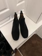Zwarte Suède Chelsea Boots, Ophalen of Verzenden, Zo goed als nieuw, Zwart, Boots