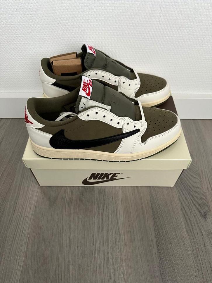 Nike Air Jordan Travis Scott Medium Olive, Kleding | Heren, Schoenen, Zo goed als nieuw, Overige kleuren, Ophalen of Verzenden