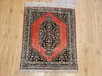 Vintage handgeknoopt perzisch tapijt ghom zijde 86x66, Info@SlatsAntiek.nl, 50 tot 100 cm, Perzisch, Rechthoekig